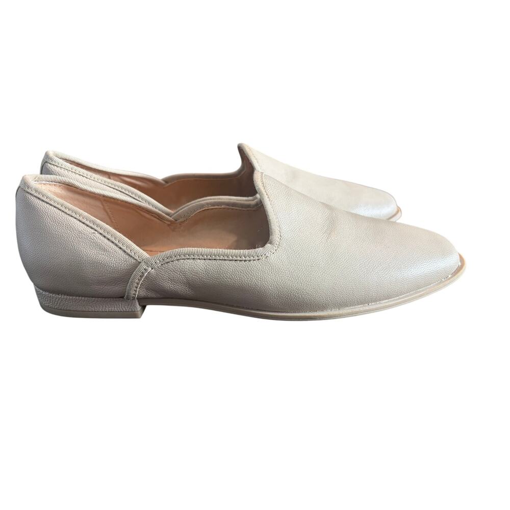 Chelsea and Violet Beige Slip On Loafers Flats Size 10 Minimalist Faux Leather - Picture 4 of 7
